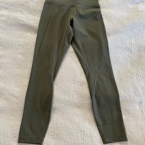 Green lululemon wunder under size 6 like new - Picture 3 of 4